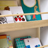 SoBuy KMB121-WN, Regał na książki dla dzieci, regał do przechowywania zabawek z 4 półkami na książki i dekoracje, regał Montessori, meble do pokoju dziecięcego, biały i naturalny, 60 x 130,5 x 15 cm